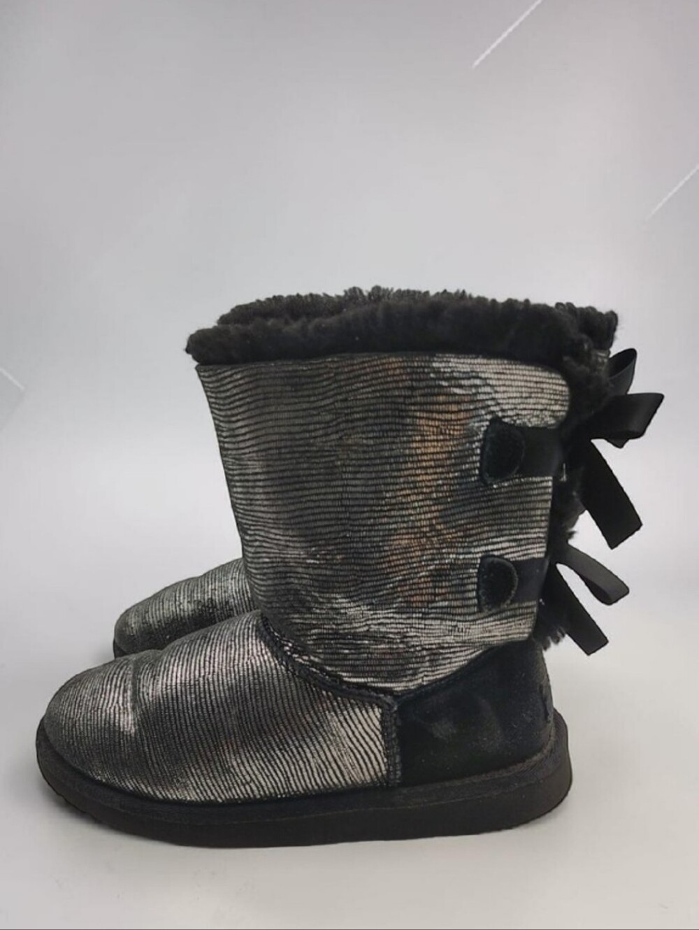 UGG Kids Bailey Bow Cozy Winter Boots In Black/Silver Combo Size 3